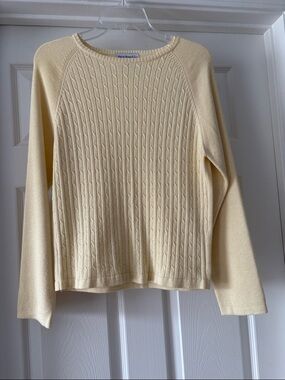 Have Benard sport lightweight long sleeve yellow sweater